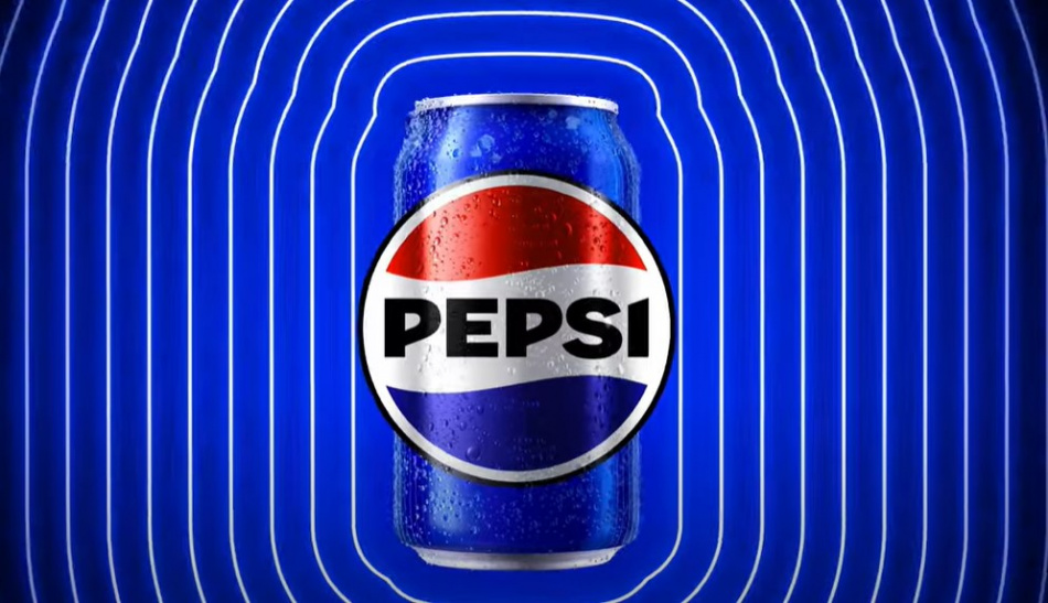Впервые за 15 лет Pepsi обновила логотип 